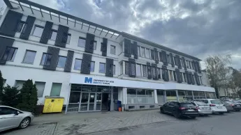 Poznaj nas | Uniwersytet WSB Merito w Toruniu: budynek Uniwersytetu WSB Merito w Toruniu od ul. Dekerta