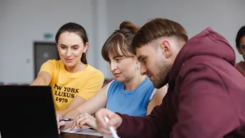 Developer aplikacji webowych | Studia I stopnia w Toruniu | Uniwersytet WSB Merito w Toruniu: Grupa studentów
