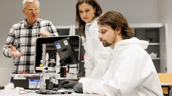 Bezpieczeństwo militarne i Siły Zbrojne RP | Studia I stopnia w Toruniu | Uniwersytet WSB Merito w Toruniu: Główna grafika: Toruń - studia I stopnia - Zajęcia kryminologia