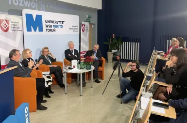 Debata samorządowa NIST – Przyszłość regionów samorządowych w Polsce [GALERIA ZDJĘĆ] | Aktualności | Uniwersytet WSB Merito w Toruniu: uczestnicy debaty samorządowej NIST