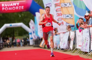Uniwersytet WSB Merito w Toruniu partnerem II Edycji Trylogii Toruńskich Legend [ZDJĘCIA] | Aktualności | Uniwersytet WSB Merito w Toruniu: uczestnik kończący bieg
