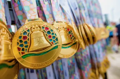 Uniwersytet WSB Merito w Toruniu partnerem II Edycji Trylogii Toruńskich Legend [ZDJĘCIA] | Aktualności | Uniwersytet WSB Merito w Toruniu: medale dla uczestników biegu