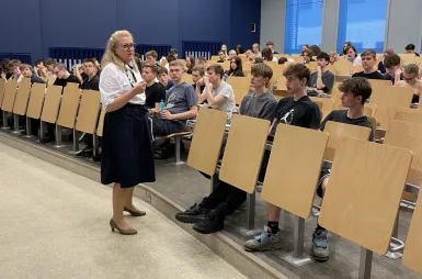 Siła i Odporność Psychiczna we Współczesnym Świecie – konferencja na UWSB Merito Toruń | 25-26 maja br. [GALERIA ZDJĘĆ] | Aktualności | Uniwersytet WSB Merito w Toruniu: Dominika Warska w trakcie warsztatów