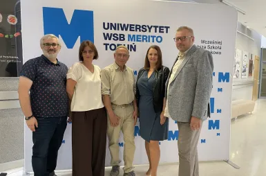 Rozwój i komunikacja dziecka w praktyce. Za nami konferencja z udziałem Christophera Knilla | Aktualności | Uniwersytet WSB Merito w Toruniu: Konferencja Rozwój i komunikacja dziecka – praktyczne narzędzia pracy i budowania relacji