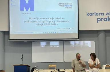 Rozwój i komunikacja dziecka w praktyce. Za nami konferencja z udziałem Christophera Knilla | Aktualności | Uniwersytet WSB Merito w Toruniu: Konferencja Rozwój i komunikacja dziecka – praktyczne narzędzia pracy i budowania relacji