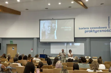 Rozwój i komunikacja dziecka w praktyce. Za nami konferencja z udziałem Christophera Knilla | Aktualności | Uniwersytet WSB Merito w Toruniu: Konferencja Rozwój i komunikacja dziecka – praktyczne narzędzia pracy i budowania relacji