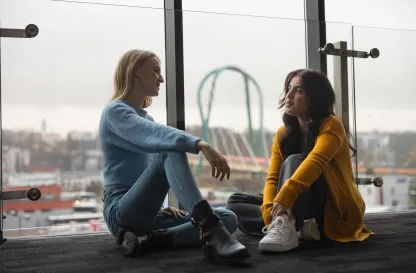 Aktualności | Uniwersytet WSB Merito w Toruniu: dwie osoby rozmawiające