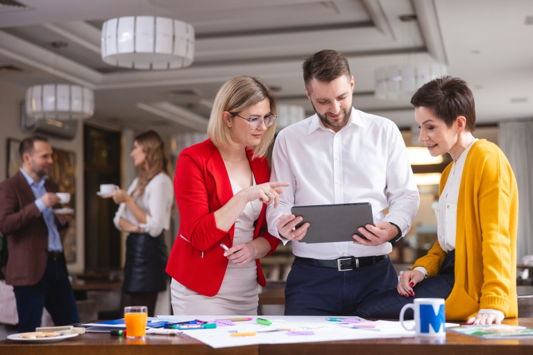 Menedżer przedsiębiorstwa turystycznego | Studia I stopnia w Toruniu | Uniwersytet WSB Merito w Toruniu: Główna grafika: Toruń - studia podyplomowe - Uczestnicy studiów podyplomowych podczas zajęć