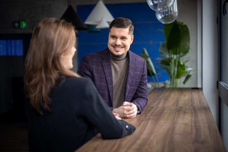 Digital Marketing Masterclass | Studia podyplomowe w Toruniu | Uniwersytet WSB Merito w Toruniu: Główna grafika: Toruń - studia podyplomowe - Uczestnicy studiów podyplomowych podczas zajęć