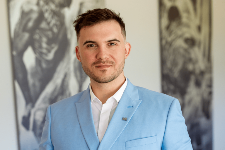 Jak nie zrujnować domowego budżetu w grudniu? [PODCAST] | Aktualności | Uniwersytet WSB Merito w Toruniu: dr Piotr Sieńko