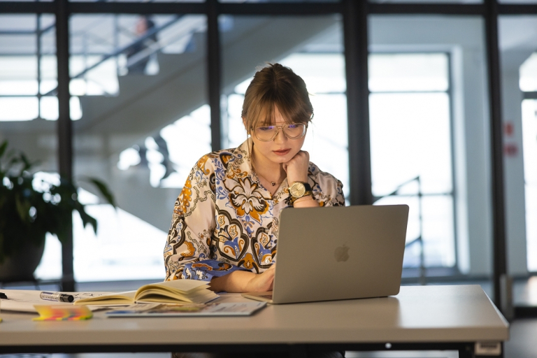 Prawo w biznesie | Studia I stopnia w Toruniu | Uniwersytet WSB Merito w Toruniu: Studentka