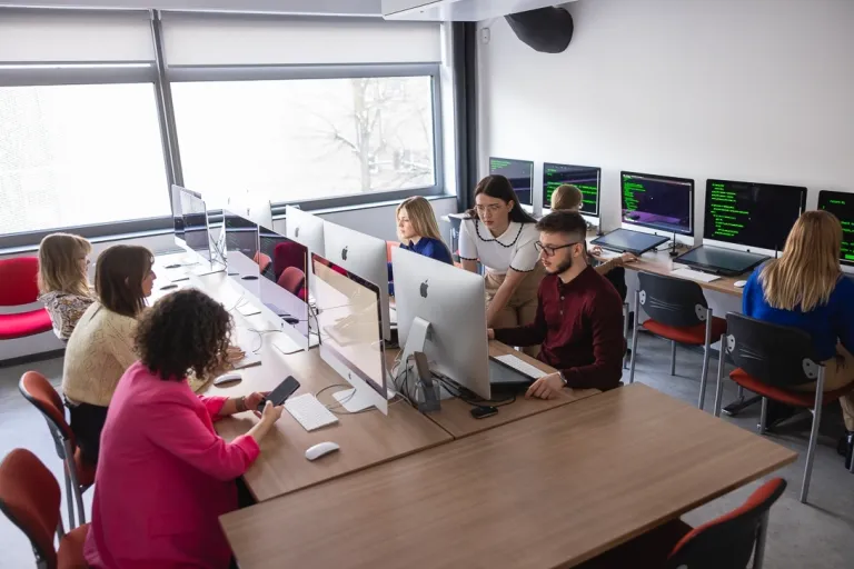 Cyberbezpieczeństwo | Studia II stopnia w Toruniu | Uniwersytet WSB Merito w Toruniu: Główna grafika: Toruń - studia licencjackie 