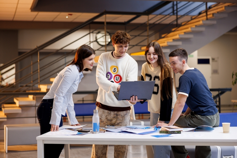 IT in Business | Studia II stopnia w Toruniu | Uniwersytet WSB Merito w Toruniu: Grupa studentów