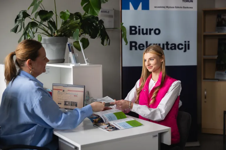 Biuro Rekrutacji czynne dłużej – odwiedź nas w wakacje | Aktualności | Uniwersytet WSB Merito w Toruniu: biuro rekrutacji 