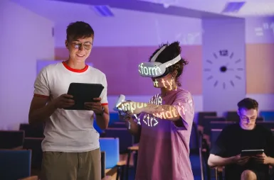 Університет ВСБ Меріто у Гдині | Університети ВСБ Меріто: studenci testujący VR