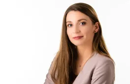 AI jest kobietą. Technologia widziana kobiecym okiem. | Aktualności | Uniwersytet WSB Merito Warszawa: Dr Jagoda Lazarek