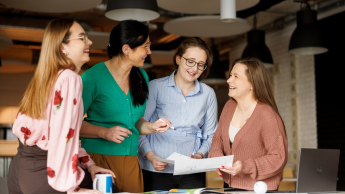 Cross-Border e-Commerce | Studia podyplomowe w Warszawie | Uniwersytet WSB Merito Warszawa: praca grupowa