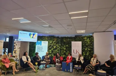 AI jest kobietą. Technologia widziana kobiecym okiem. | 8.03.2026 | Aktualności | Uniwersytet WSB Merito Warszawa: My kobiety