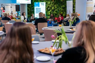 AI jest kobietą. Technologia widziana kobiecym okiem. | 8.03.2026 | Aktualności | Uniwersytet WSB Merito Warszawa: My kobiety