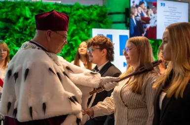 Nowy rok akademicki rozpoczęty. Inauguracja 2026/2027 w Uniwersytecie WSB Merito Warszawa | Aktualności | Uniwersytet WSB Merito Warszawa: Inauguracja Roku Akademickiego