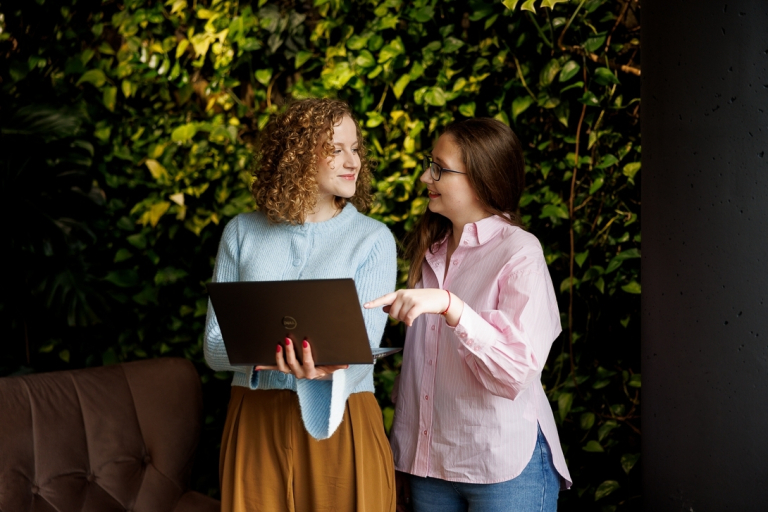 Akademia przywództwa kobiet | Studia podyplomowe w Warszawie | Uniwersytet WSB Merito Warszawa: rozmowa studentek
