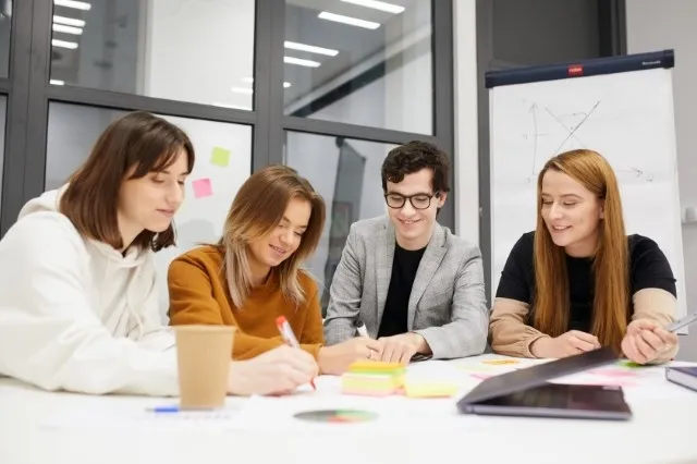 Biznes Międzynarodowy | Uniwersytet WSB Merito Warszawa: Grupa studentów