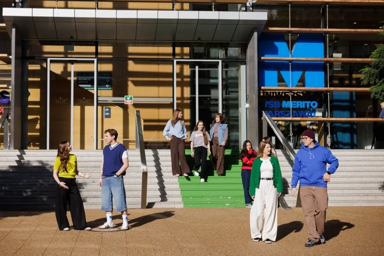 Przerwa majowa | Aktualności | Uniwersytet WSB Merito Warszawa: studenci