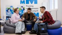Pedagogika specjalna | Studia jednolite magisterskie we Wrocławiu | Uniwersytet WSB Merito we Wrocławiu: studenci spędzający czas w strefie studenta
