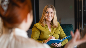 Psychologia edukacyjna | Studia podyplomowe we Wrocławiu | Uniwersytet WSB Merito we Wrocławiu: uczestnicy studiów podyplomowych na zajęciach z psychologii