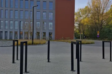 Rowerem na uczelnię? W drogę! | Uniwersytet WSB Merito we Wrocławiu: stacja rowerowa