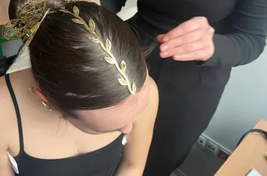 I Akademickie Mistrzostwa Polski w Makijażu | Uniwersytet WSB Merito we Wrocławiu: studentki kierunku kosmetologia podczas Akademickich Mistrzostw Polski w Makijażu