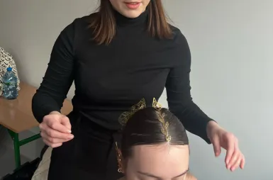 I Akademickie Mistrzostwa Polski w Makijażu | Uniwersytet WSB Merito we Wrocławiu: studentki kierunku kosmetologia podczas Akademickich Mistrzostw Polski w Makijażu