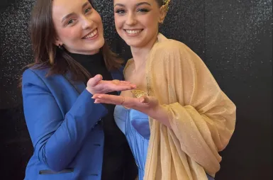 I Akademickie Mistrzostwa Polski w Makijażu | Uniwersytet WSB Merito we Wrocławiu: studentki kierunku kosmetologia podczas Akademickich Mistrzostw Polski w Makijażu