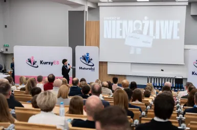 Marzenia, odwaga i wielkie plany – gala finałowa II edycji Stypendium Marzeń | Aktualności | Uniwersytet WSB Merito we Wrocławiu: Gala Stypendium Marzeń - prezentacja.