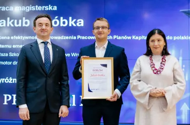 Nasz absolwent nagrodzony w konkursie GPW! | Aktualności | Uniwersytet WSB Merito we Wrocławiu: Gala wręczenia nagród w konkursie GPW