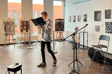 Nasi studenci zaprezentowali swoje ukryte talenty! | Aktualności | Uniwersytet WSB Merito we Wrocławiu: Fotorelacja z wydarzenia