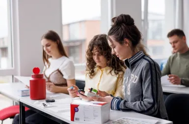 Wyniki wyszukiwania | Uniwersytet WSB Merito we Wrocławiu: studenci na zajęciach w laboratorium anatomii