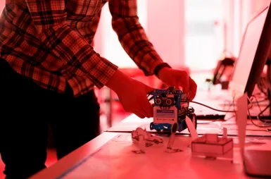 Laboratorium OMiLAB | Uniwersytet WSB Merito we Wrocławiu: labolatorium OMiLAB