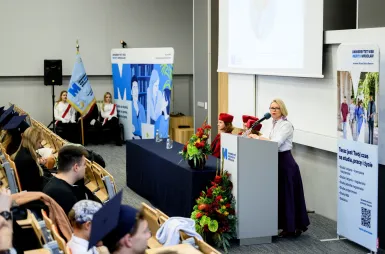 Uroczystość zakończenia studiów I i II stopnia | Aktualności | Uniwersytet WSB Merito we Wrocławiu: Uroczystość zakończenia studiów