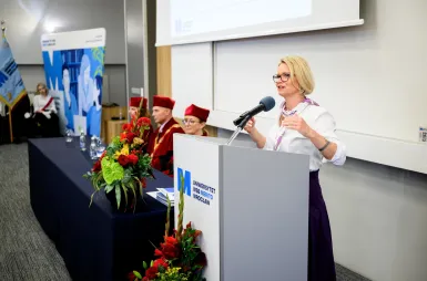 Uroczystość zakończenia studiów I i II stopnia | Aktualności | Uniwersytet WSB Merito we Wrocławiu: Uroczystość zakończenia studiów