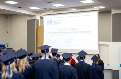 80 nowych absolwentów studiów MBA odebrało dyplomy! | Aktualności | Uniwersytet WSB Merito we Wrocławiu: Uroczystość wręczenia dyplomów MBA