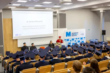 80 nowych absolwentów studiów MBA odebrało dyplomy! | Aktualności | Uniwersytet WSB Merito we Wrocławiu: Uroczystość wręczenia dyplomów MBA