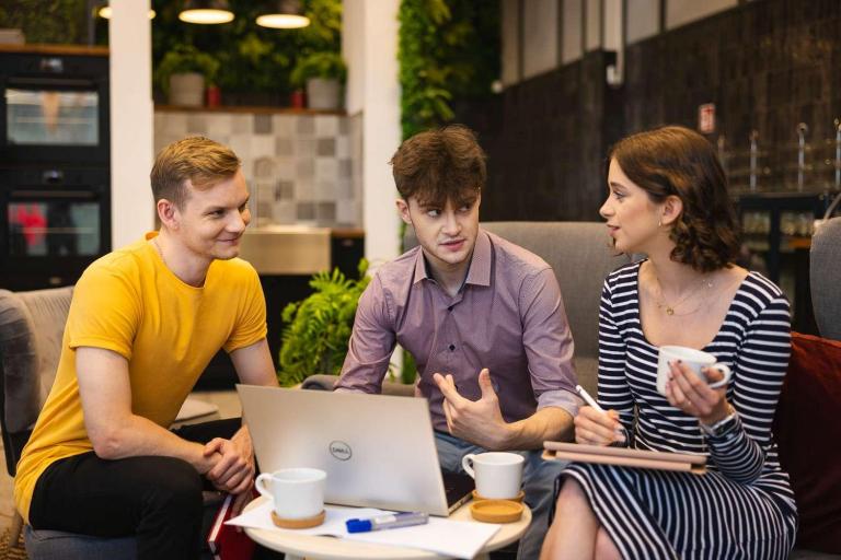 Szkoły partnerskie | Uniwersytet WSB Merito we Wrocławiu: studenci - projekt - kawiarnia