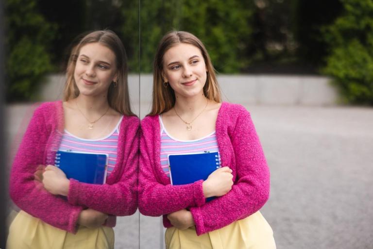 Strefa studenta | Uniwersytet WSB Merito we Wrocławiu: studentka, plener