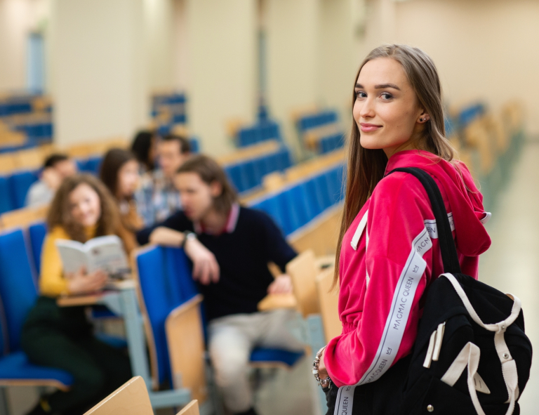 Pedagogika | Studia I stopnia we Wrocławiu | Uniwersytet WSB Merito we Wrocławiu: studenci w sali wykładowej