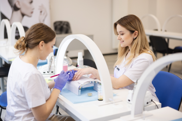 Wyniki wyszukiwania | Uniwersytet WSB Merito we Wrocławiu: pracownia manicure i stylizacji paznokci