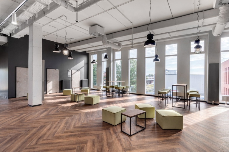 Zrównoważony rozwój | Uniwersytet WSB Merito we Wrocławiu: wnętrze budynku G