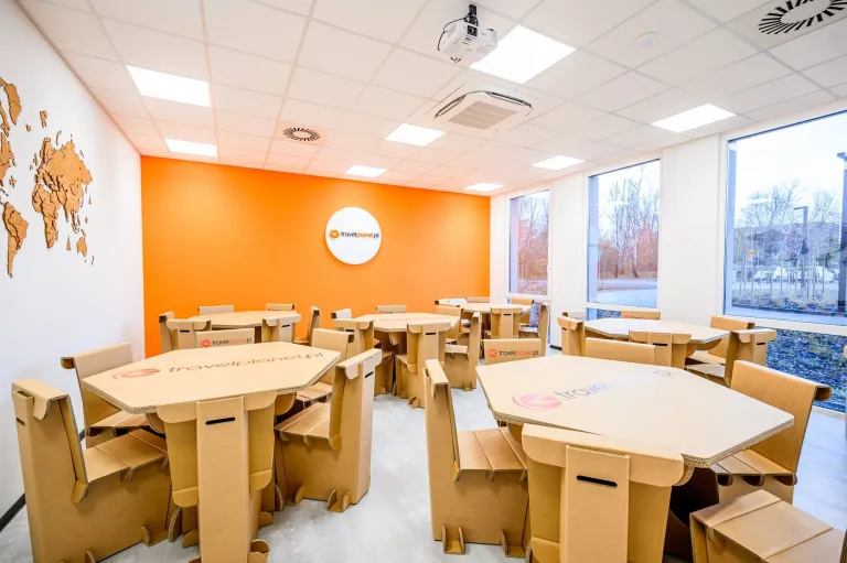 Mamy sale dydaktyczne zrównoważonego rozwoju! | Aktualności | Uniwersytet WSB Merito we Wrocławiu: sala zrównoważonego rozwoju