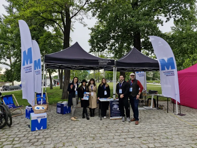 Wyniki wyszukiwania | Uniwersytet WSB Merito we Wrocławiu: Zespół prowadzący stoisko promocyjne